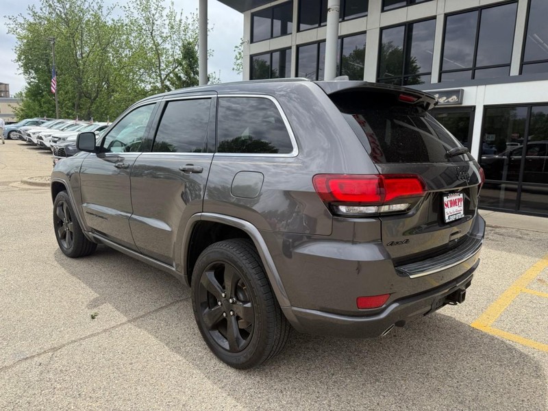 Jeep Grand Cherokee Vehicle Image 07