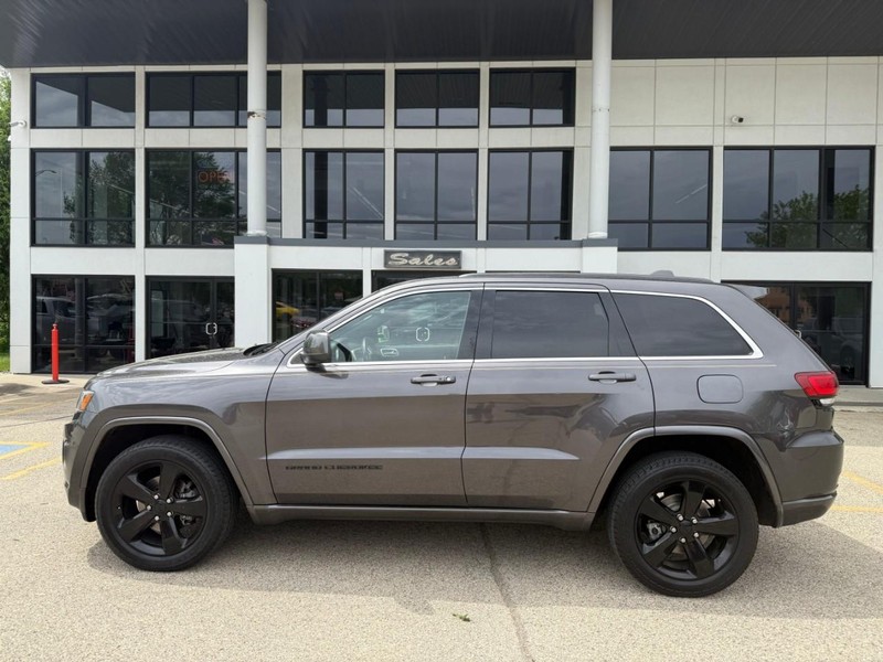 Jeep Grand Cherokee Vehicle Image 08