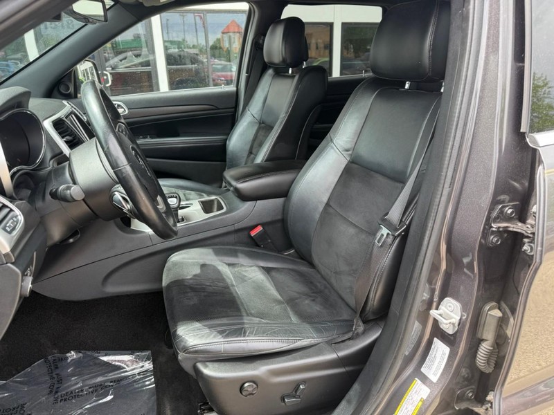 Jeep Grand Cherokee Vehicle Image 09