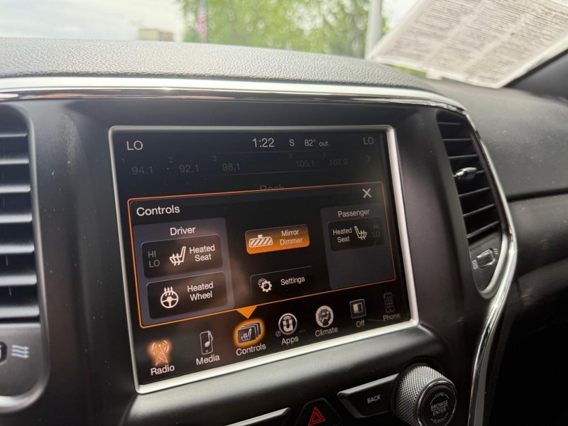 Jeep Grand Cherokee Vehicle Image 28