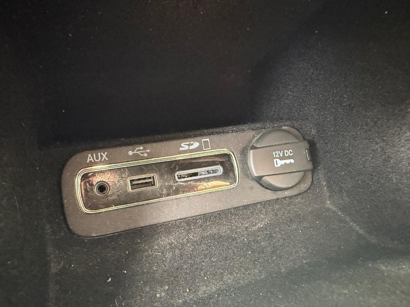Jeep Grand Cherokee Vehicle Image 32