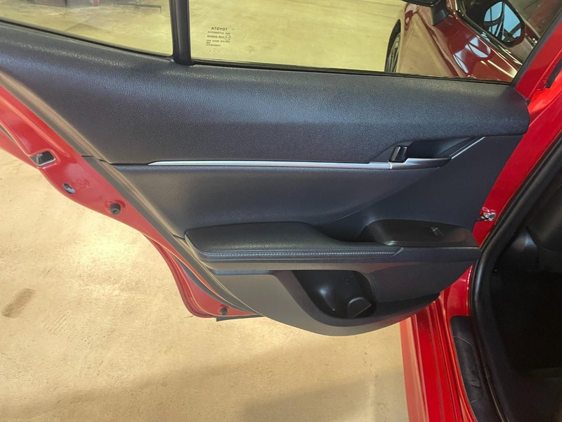 Toyota Camry Vehicle Image 15