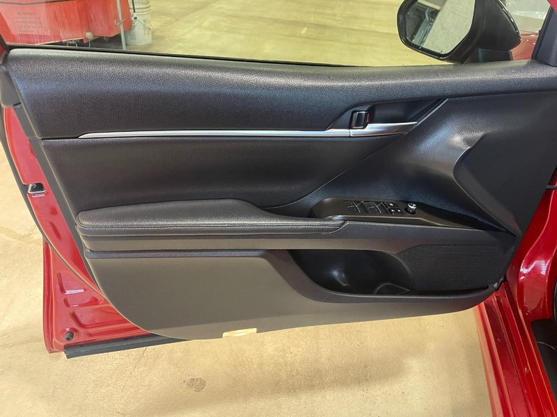 Toyota Camry Vehicle Image 18