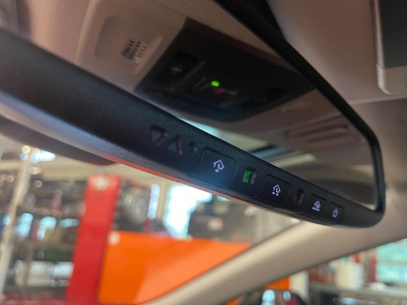 Toyota Camry Vehicle Image 30