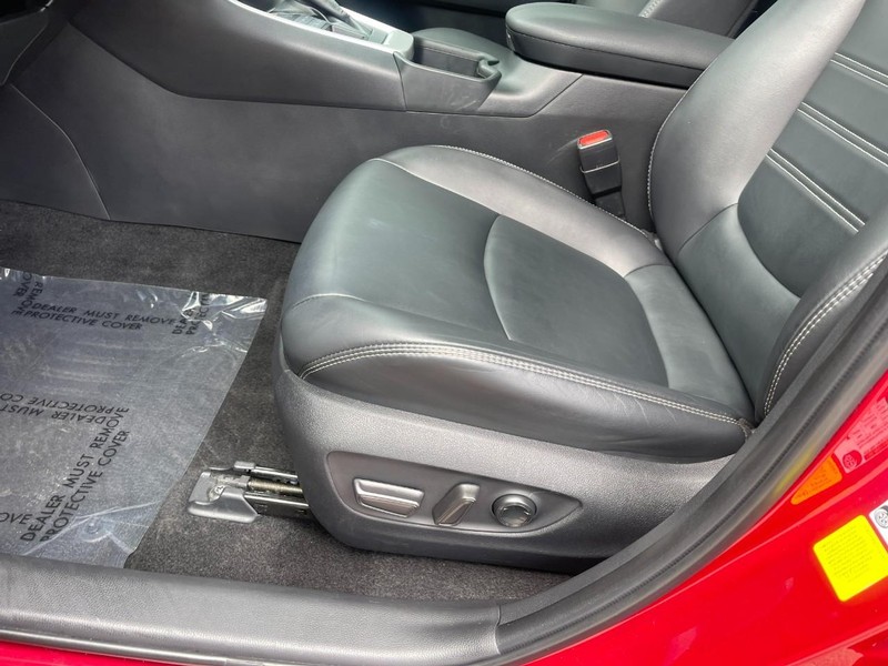 Toyota RAV4 Vehicle Image 21