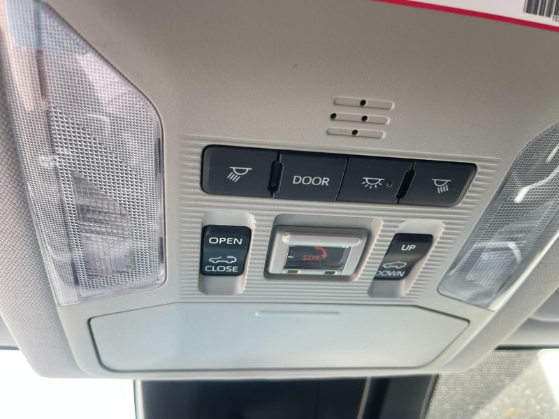 Toyota RAV4 Vehicle Image 36