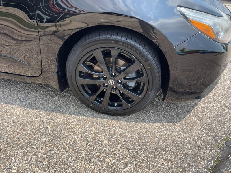 Nissan Altima Vehicle Image 07