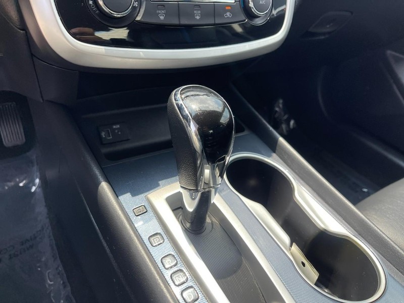 Nissan Altima Vehicle Image 28
