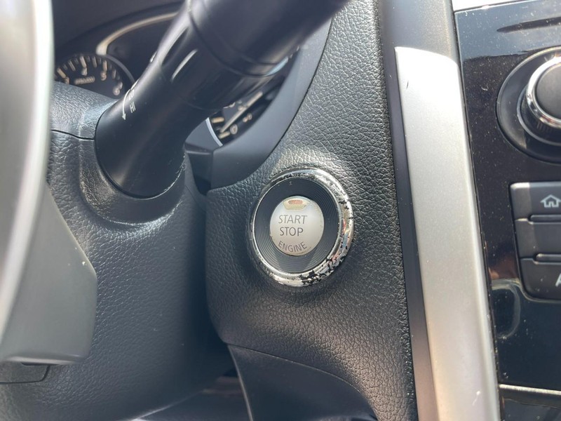 Nissan Altima Vehicle Image 29