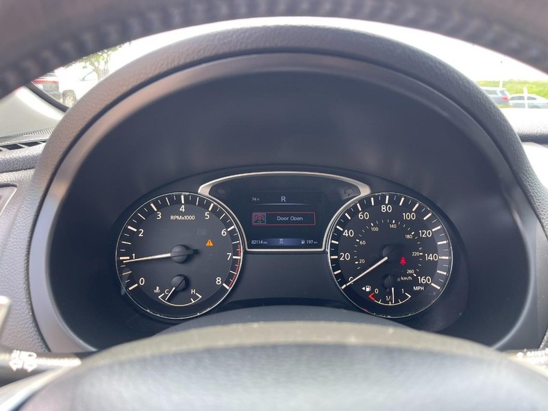 Nissan Altima Vehicle Image 32