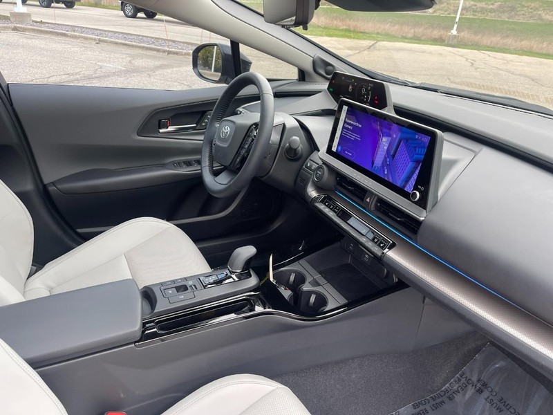 Toyota Prius Vehicle Image 09