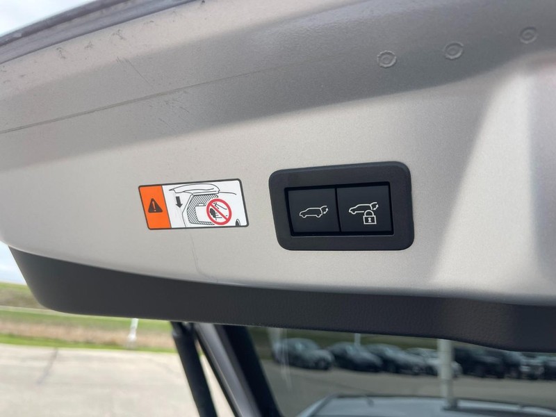 Toyota Prius Vehicle Image 18