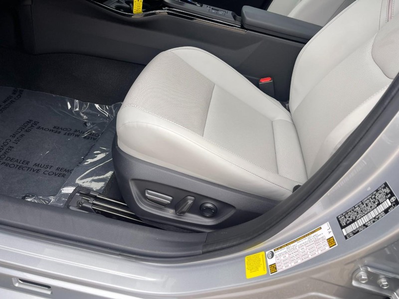 Toyota Prius Vehicle Image 22