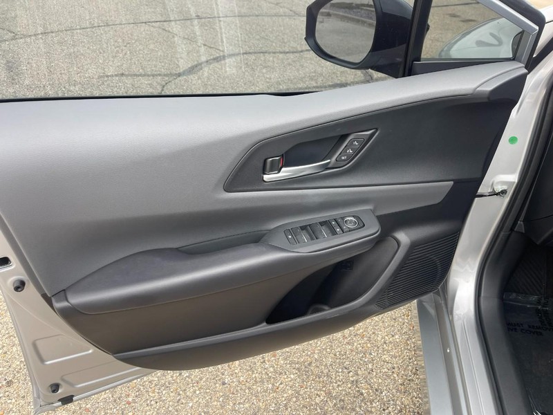Toyota Prius Vehicle Image 24