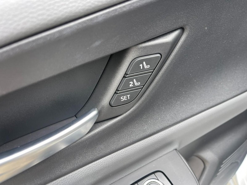 Toyota Prius Vehicle Image 25