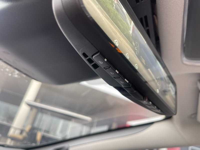Toyota Prius Vehicle Image 40