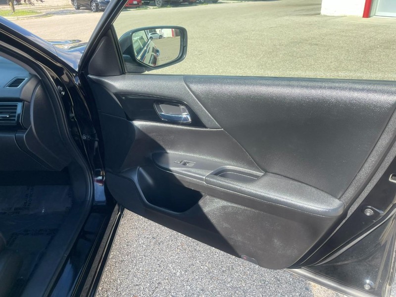 Honda Accord Sedan Vehicle Image 08