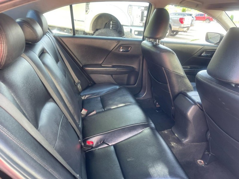 Honda Accord Sedan Vehicle Image 09