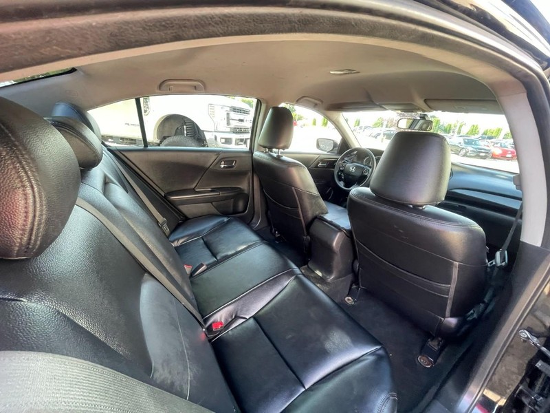 Honda Accord Sedan Vehicle Image 10