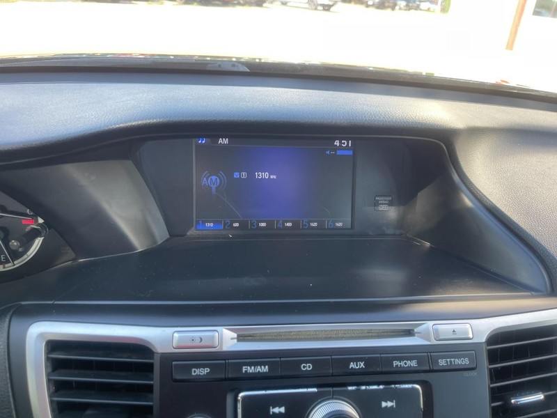 Honda Accord Sedan Vehicle Image 24