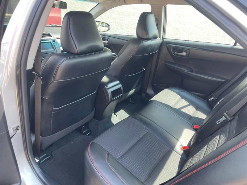 Toyota Camry Vehicle Image 17