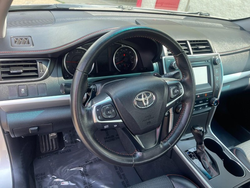 Toyota Camry Vehicle Image 22