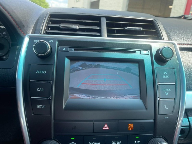 Toyota Camry Vehicle Image 25