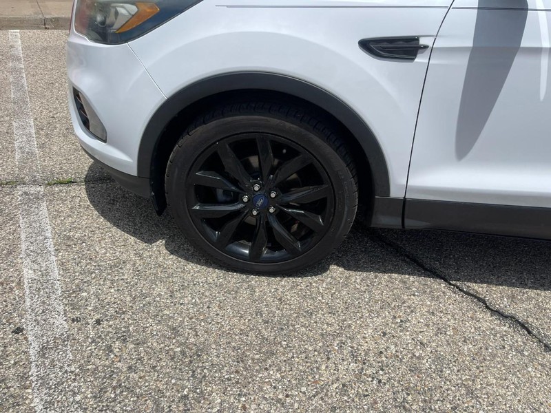 Ford Escape Vehicle Image 06