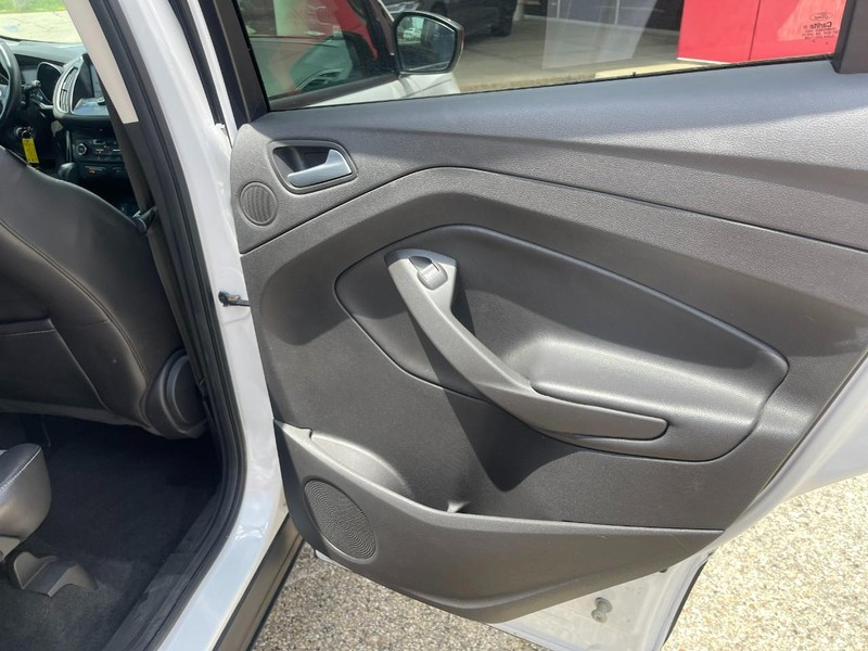 Ford Escape Vehicle Image 15