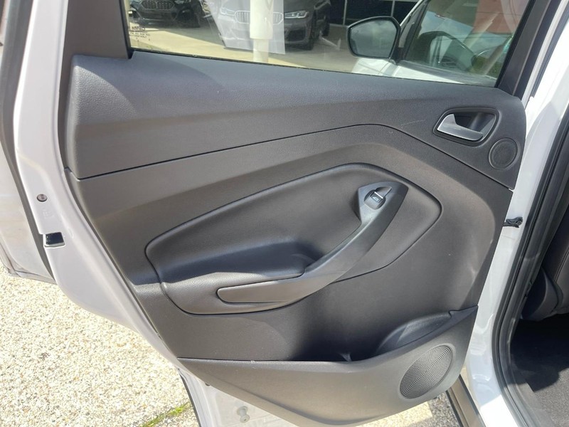 Ford Escape Vehicle Image 18