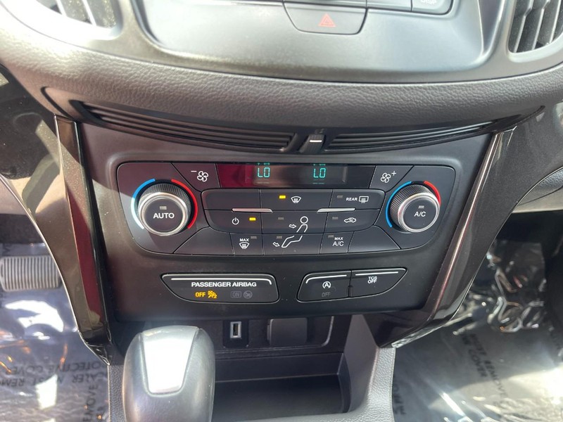 Ford Escape Vehicle Image 29