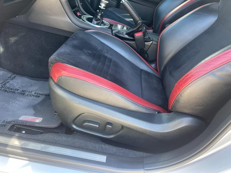 Subaru WRX Vehicle Image 21