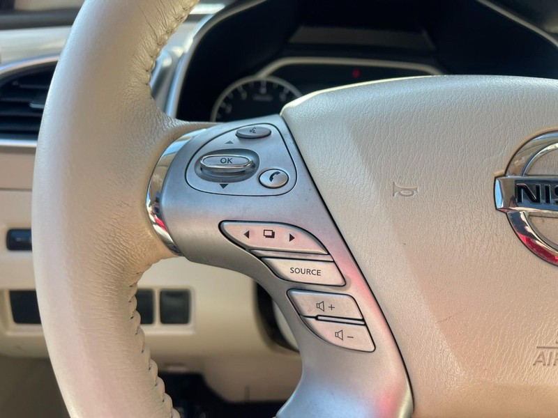 Nissan Murano Vehicle Image 25