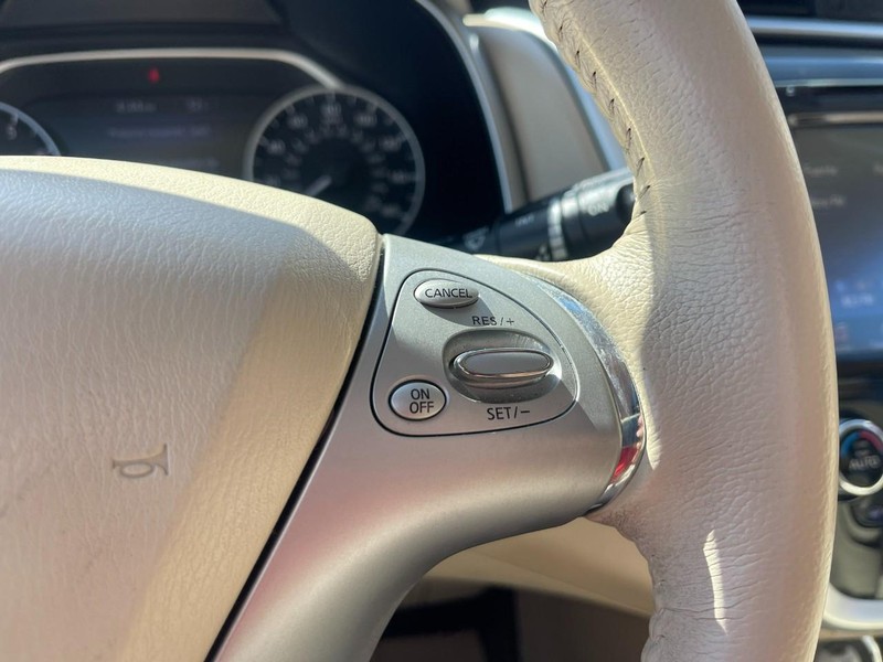 Nissan Murano Vehicle Image 26