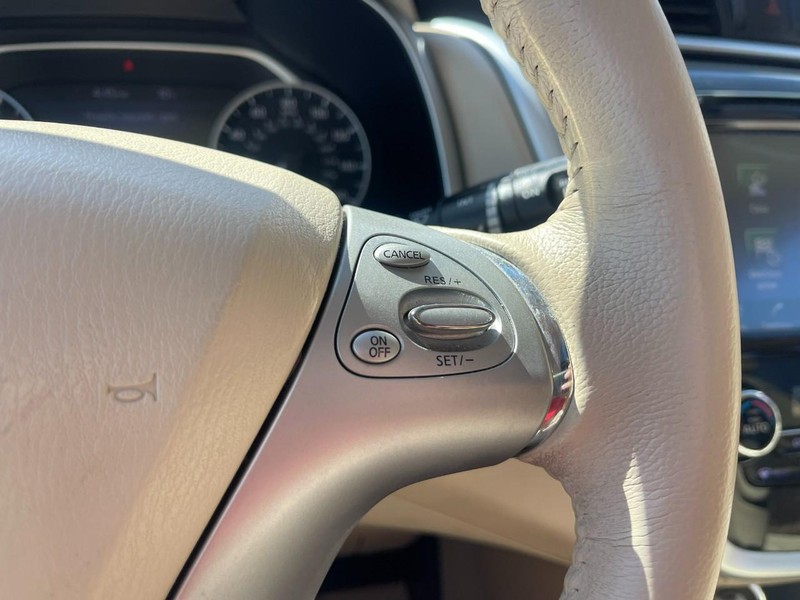 Nissan Murano Vehicle Image 32