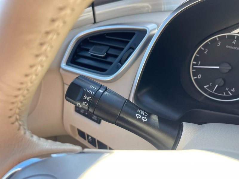 Nissan Murano Vehicle Image 33