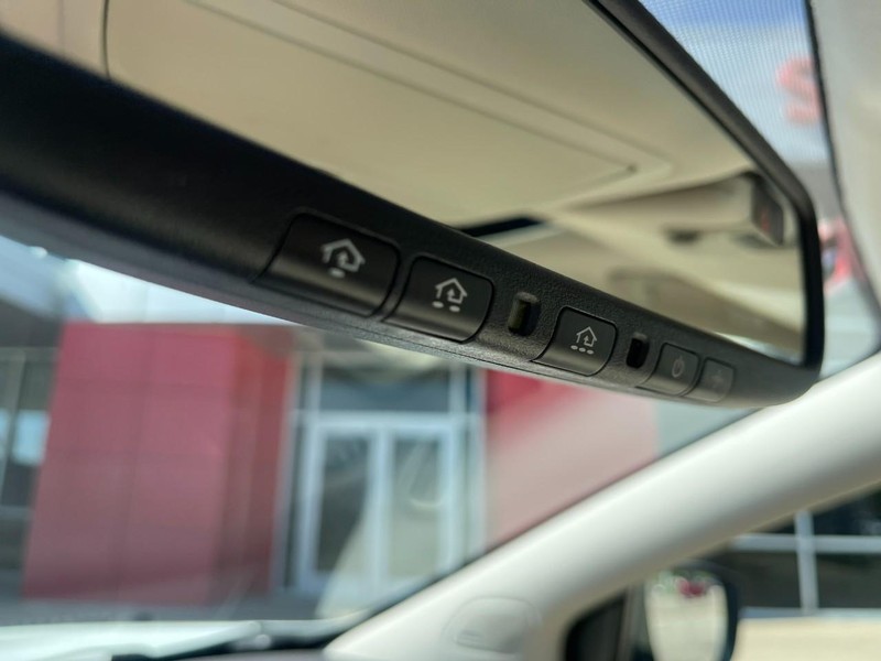 Nissan Murano Vehicle Image 35
