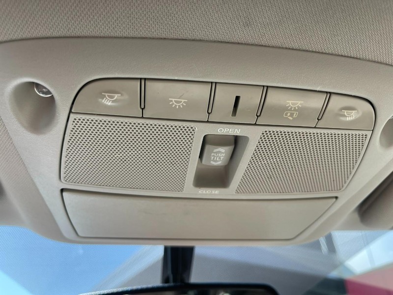 Nissan Murano Vehicle Image 36