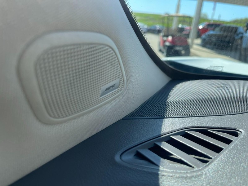 Nissan Murano Vehicle Image 37