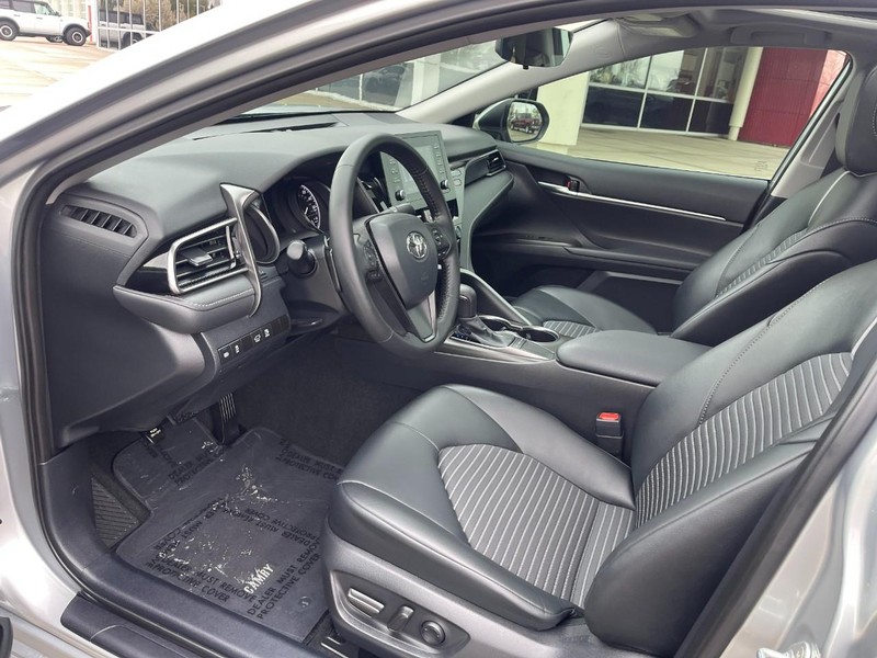 Toyota Camry Vehicle Image 19