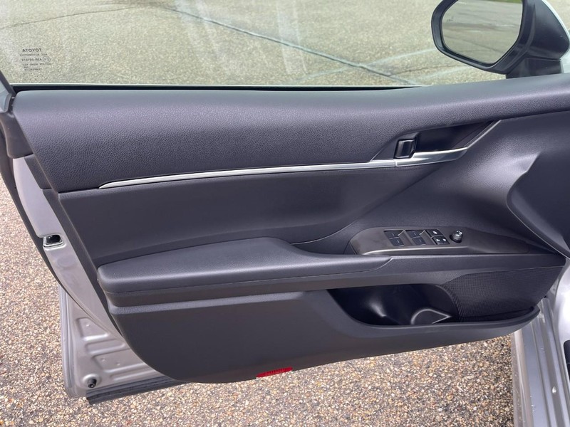 Toyota Camry Vehicle Image 20