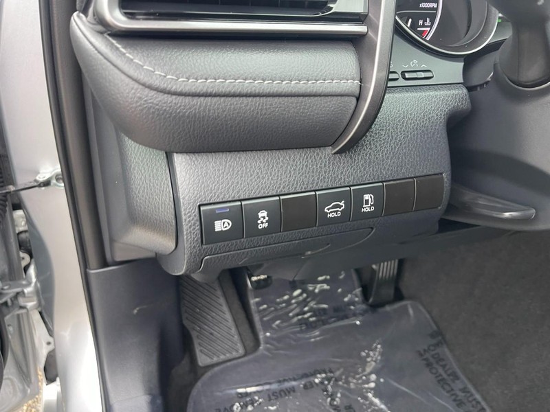 Toyota Camry Vehicle Image 21