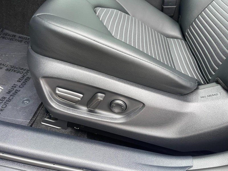 Toyota Camry Vehicle Image 22