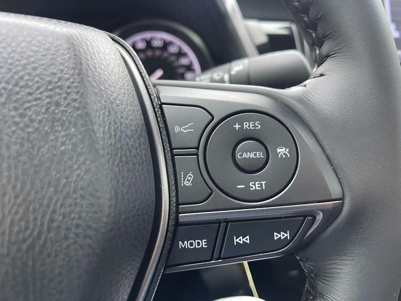 Toyota Camry Vehicle Image 25