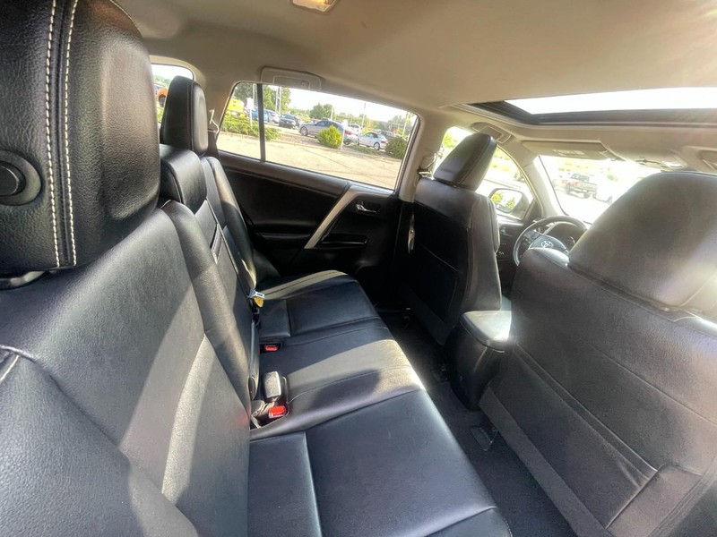 Toyota RAV4 Hybrid Vehicle Image 12