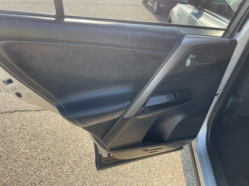 Toyota RAV4 Hybrid Vehicle Image 16