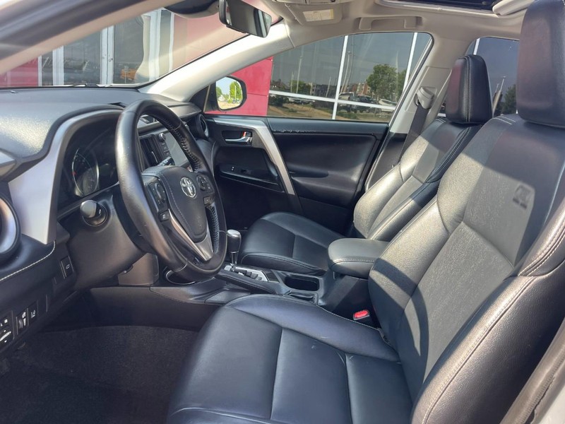 Toyota RAV4 Hybrid Vehicle Image 17