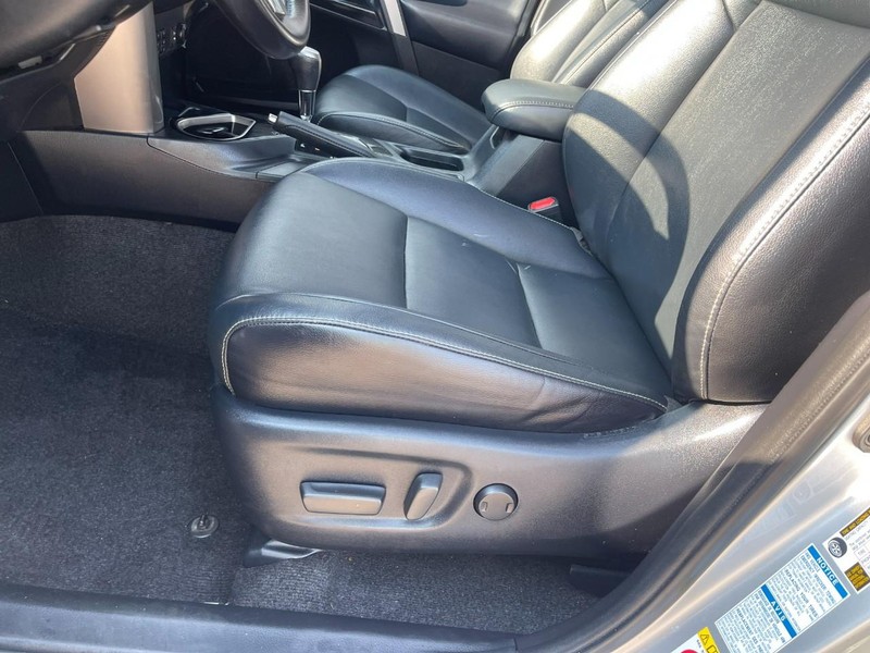 Toyota RAV4 Hybrid Vehicle Image 18
