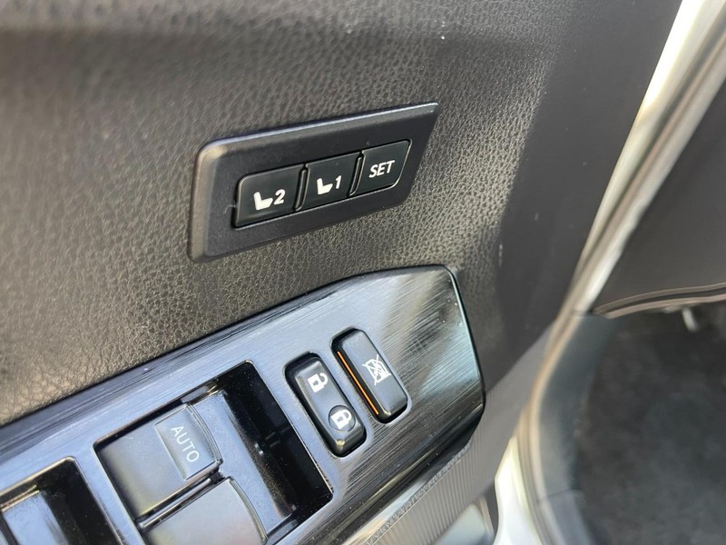 Toyota RAV4 Hybrid Vehicle Image 20