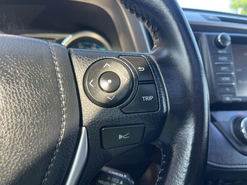 Toyota RAV4 Hybrid Vehicle Image 24